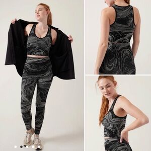 Athleta Aurora Seamless Shine Crop Tank Black Silver Womens Size Medium